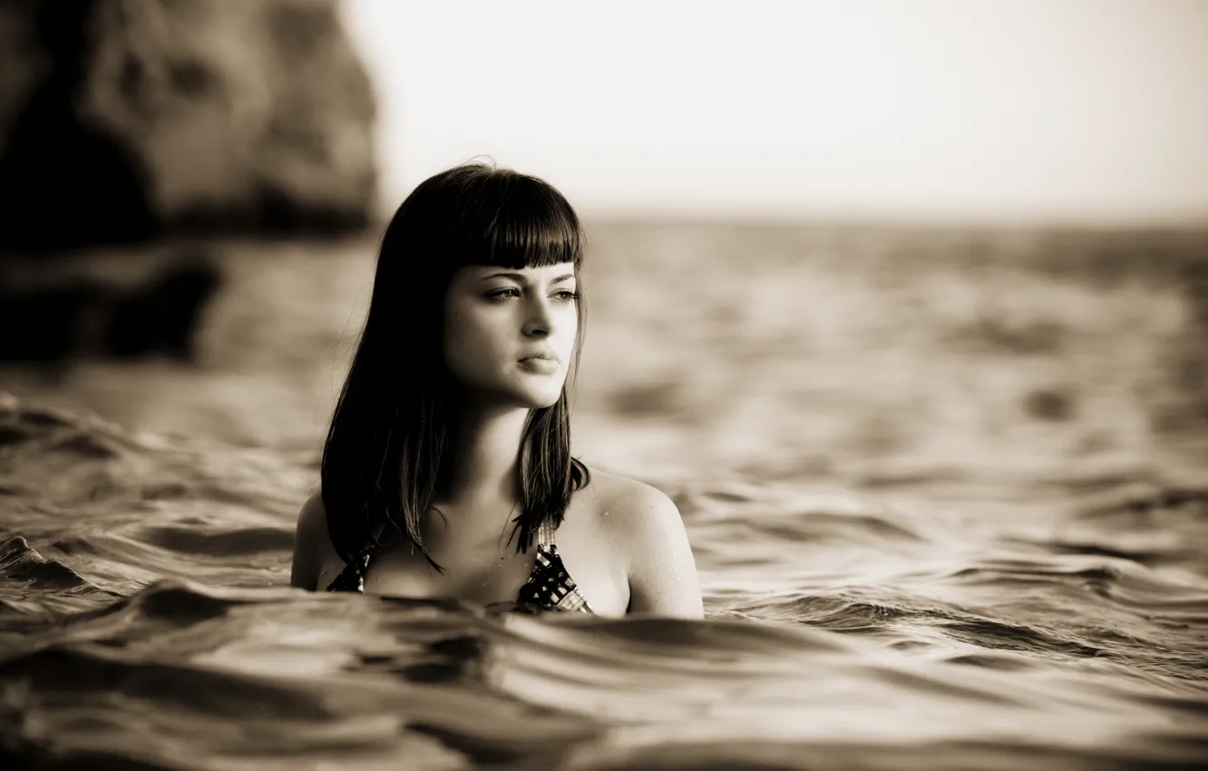 Девушка На Море Черно Белое Фото