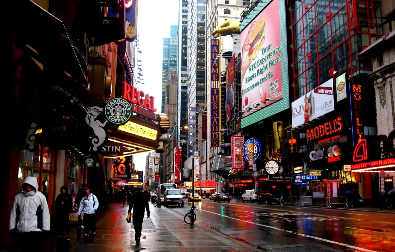 Фото обои город, люди, дождь, небоскреб, Нью Йорк, New York, Manhattan, Starbucks