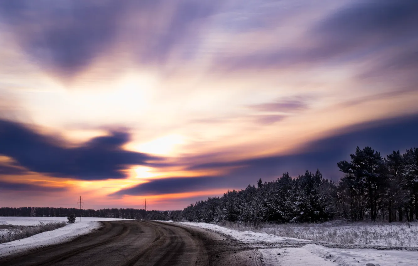 Фото обои зима, дорога, лес, небо, трава, облака, свет, снег, деревья, закат, природа, Солнце, красота, Morgendorffer