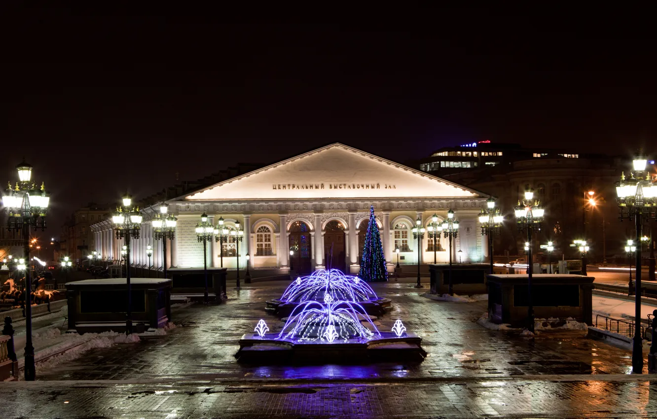 Фото обои свет, ночь, город, фонари, Москва, фонтан, музей
